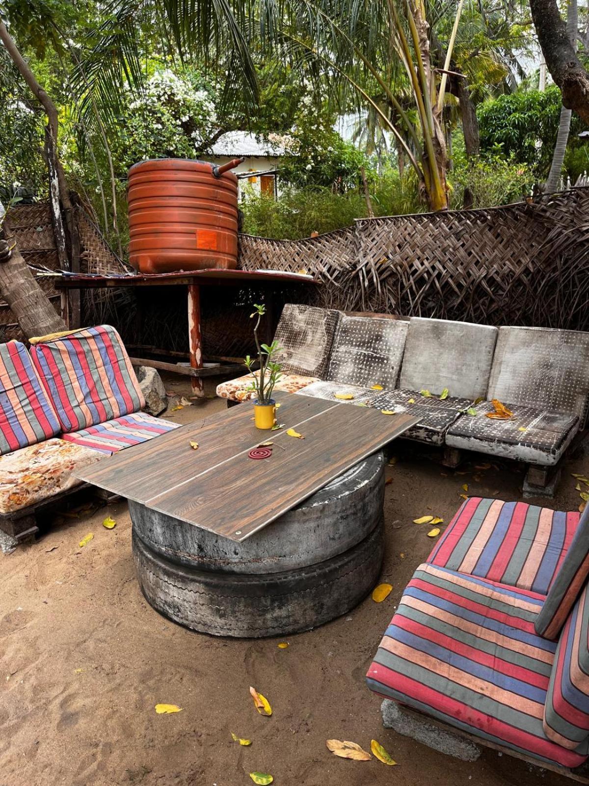 Surfing Lion Hostel Arugam Bay Exteriér fotografie
